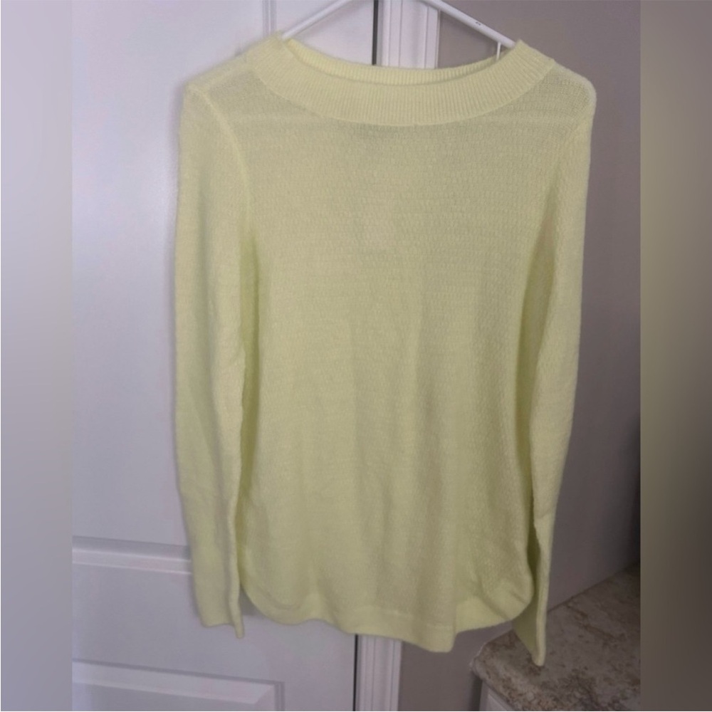 Women’s LOFT Sweater Small NWT Yellow